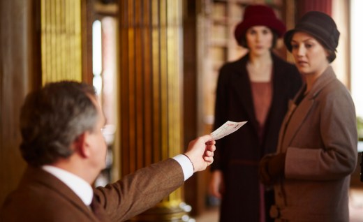 EMBARGOED_UNTIL_10TH_SEPTEMBER_DOWNTON_EP1__08[1]