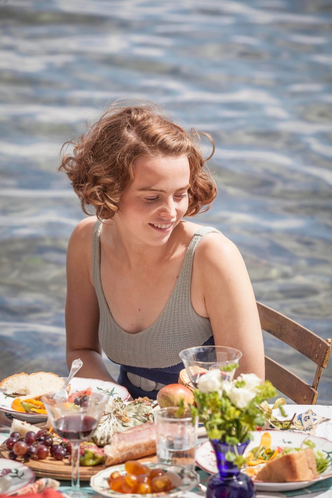 THE_DURRELLS_EP2_29[1]